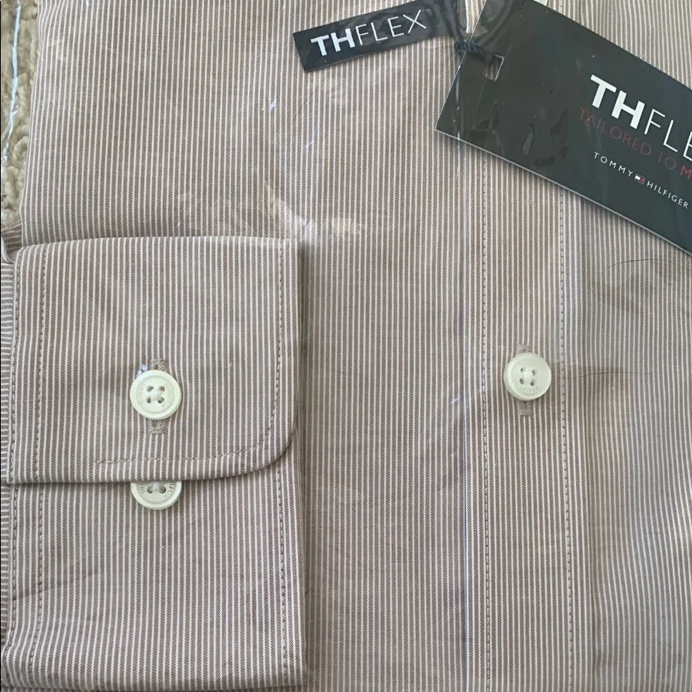 Tommy Hilfiger Tan and White Dress Shirt Classic Style athletic fit  14.5 32/33 - Picture 8 of 11